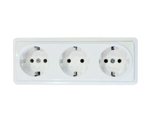 Trivietis virštinkinis kištukinis lizdas su įžeminimu Vilma SL+250 RP16-031 SL+ V (white)